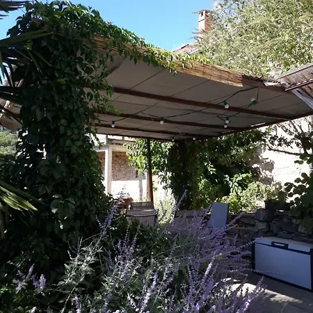 Ferienhaus Le Paillier D'etienne. *