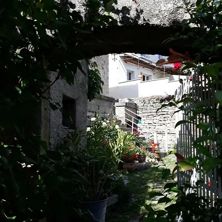 Ferienhaus Le Paillier D'etienne. *