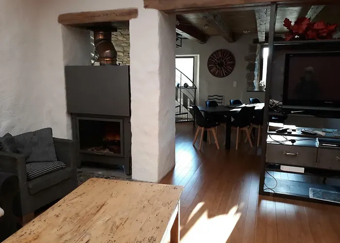 Le Paillier D'etienne. * La Cresse